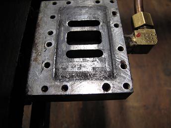 IMG_2892 2010-08-11 - wear marks on the cylinder valve chest